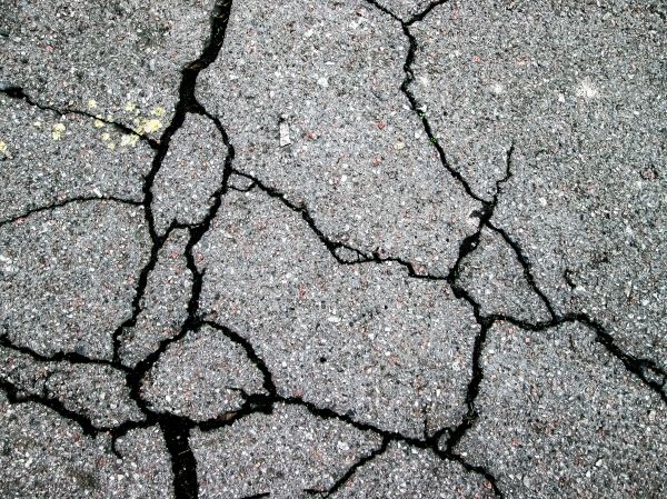 Driveway Crack Filling in Mandeville